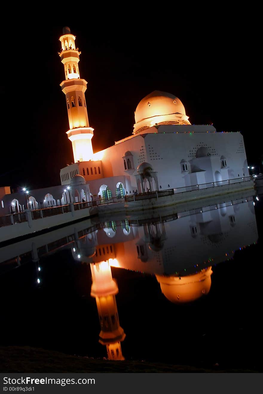 Flouting mosque at the night #