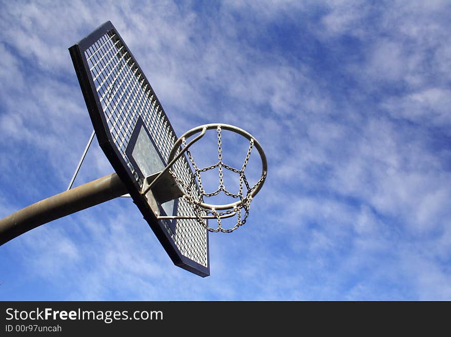 Basketball hoop