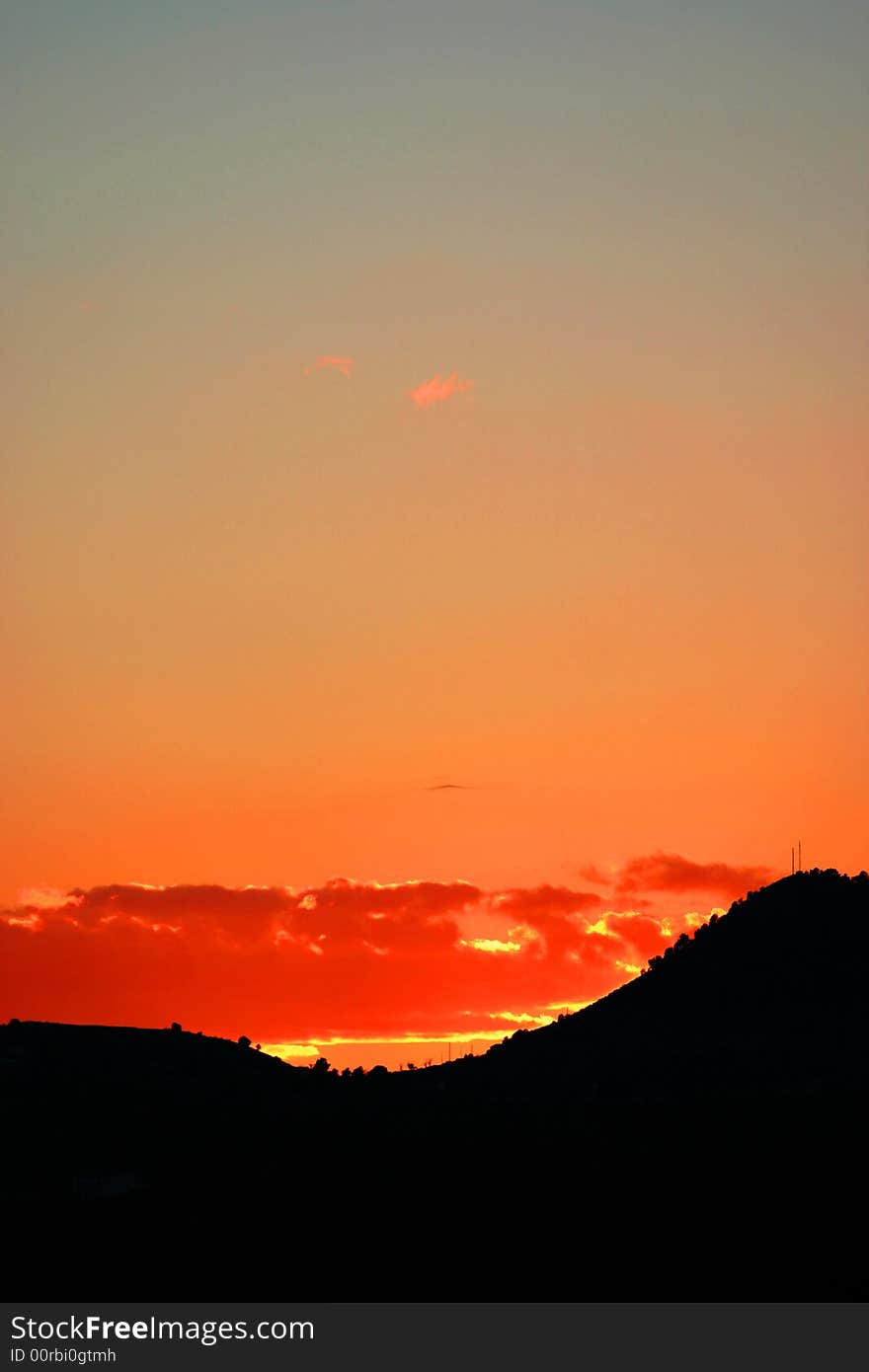 Photo of a golden sunset taken in Spain