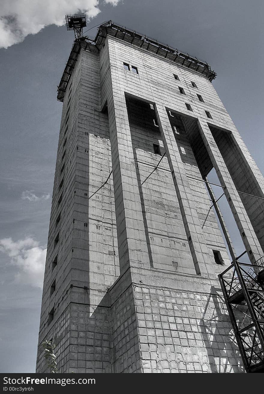 This is a really huge headframe tower. It's about 100 meters height. This is a really huge headframe tower. It's about 100 meters height.