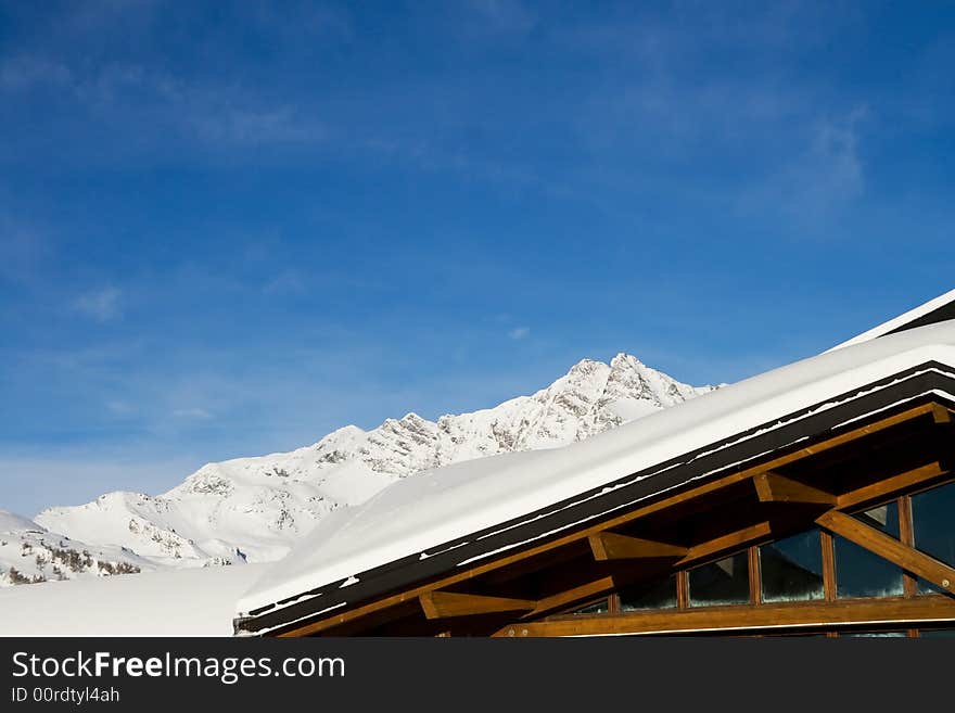 Winter landscape: the Roof and mountains