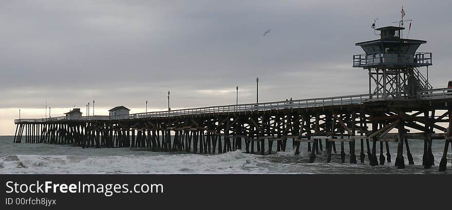 30D044 San Clemente Pier