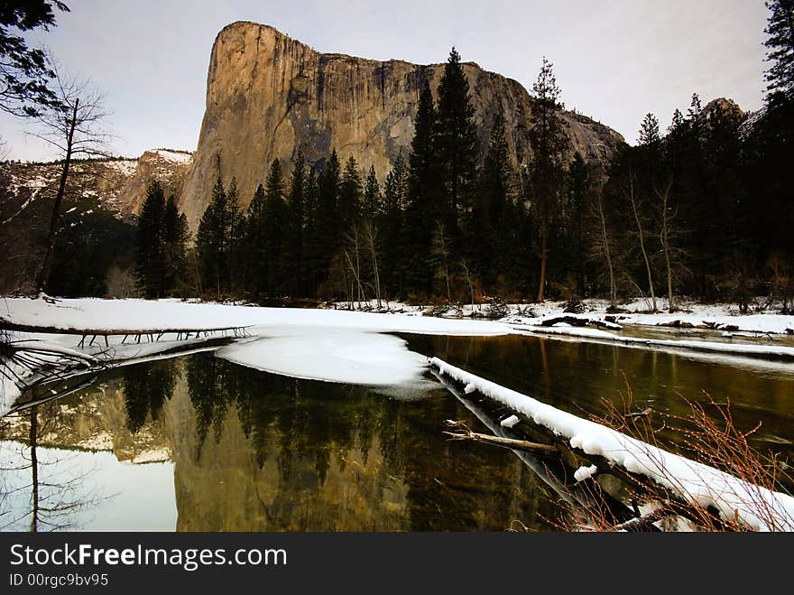 This is the El Capitan in Yosemite and merced river. This is the El Capitan in Yosemite and merced river