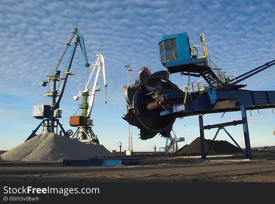 Picture of machinery at coal terminal. Picture of machinery at coal terminal