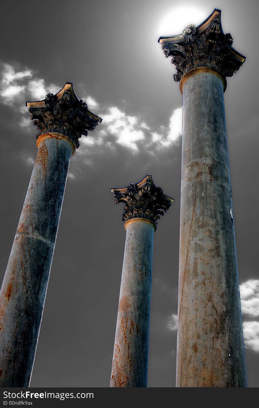 Scary looking pillars from below. Scary looking pillars from below.