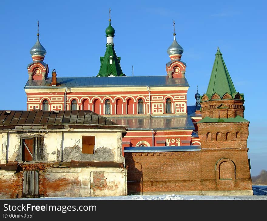 Old Ladoga. Nikolsky a man's monastery.The winter, evening, tower.