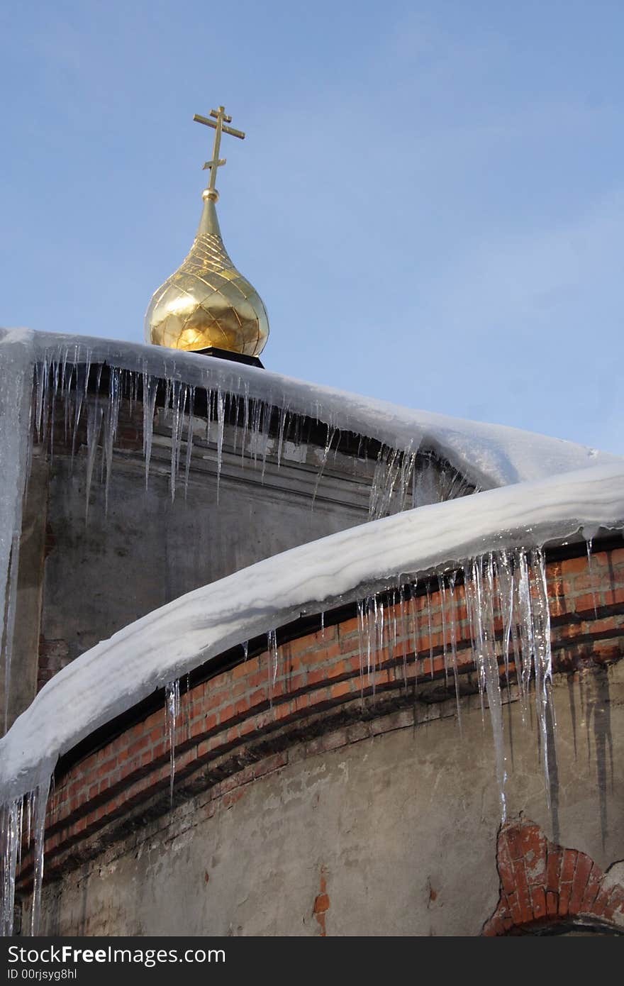 gold dome in sun day