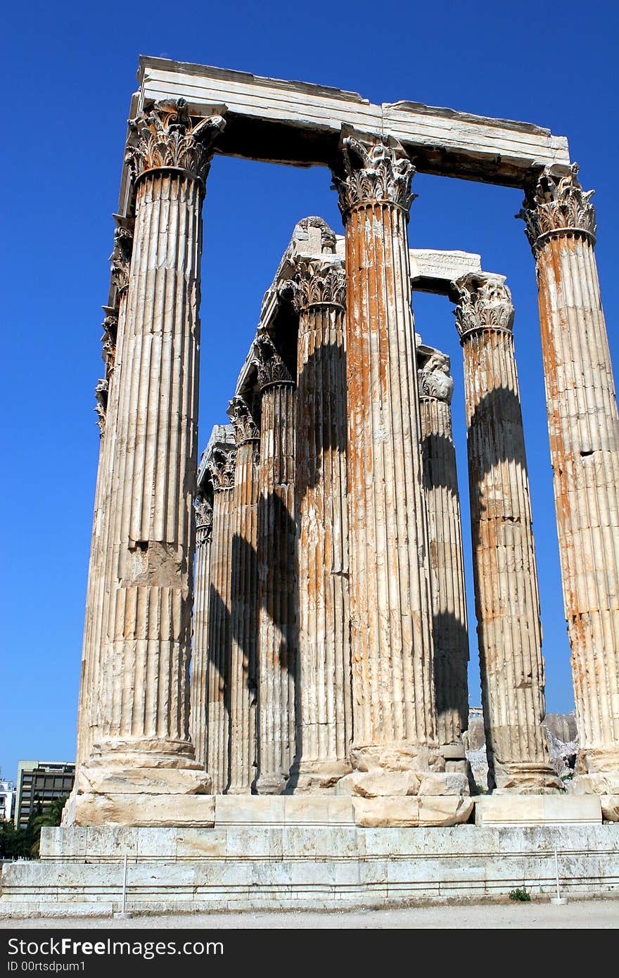 Morning in Athens, temple of Zeus.