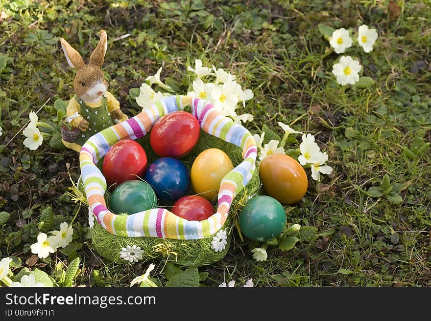 The searches of Easter eggs are a popular custom to the Easter party.