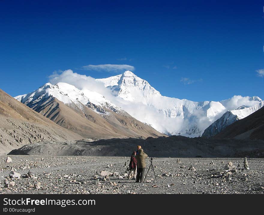 This photo was taken at the north EBC of Mt.Everest, Tibet, China. Sep, 2006. Where is at an altitude of about 5,200 metres (17,000 feet). This photo was taken at the north EBC of Mt.Everest, Tibet, China. Sep, 2006. Where is at an altitude of about 5,200 metres (17,000 feet).