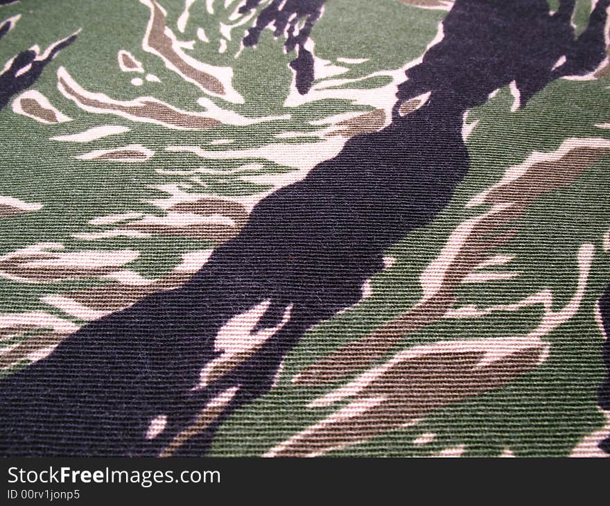 Camouflage cloth