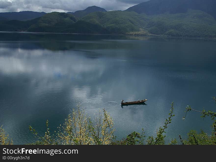 A boat in Lugu lake