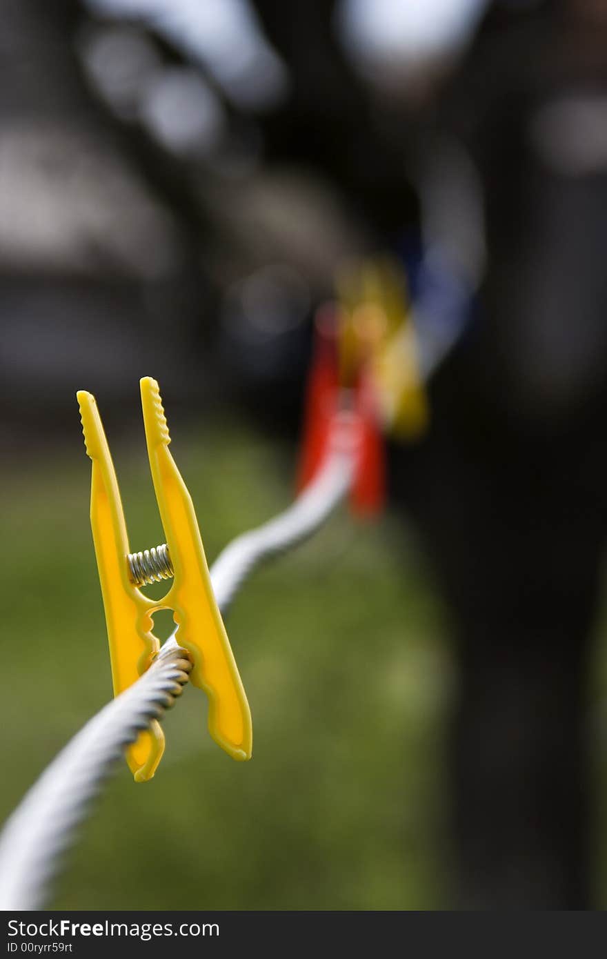 Hanging clips on garden steel cable