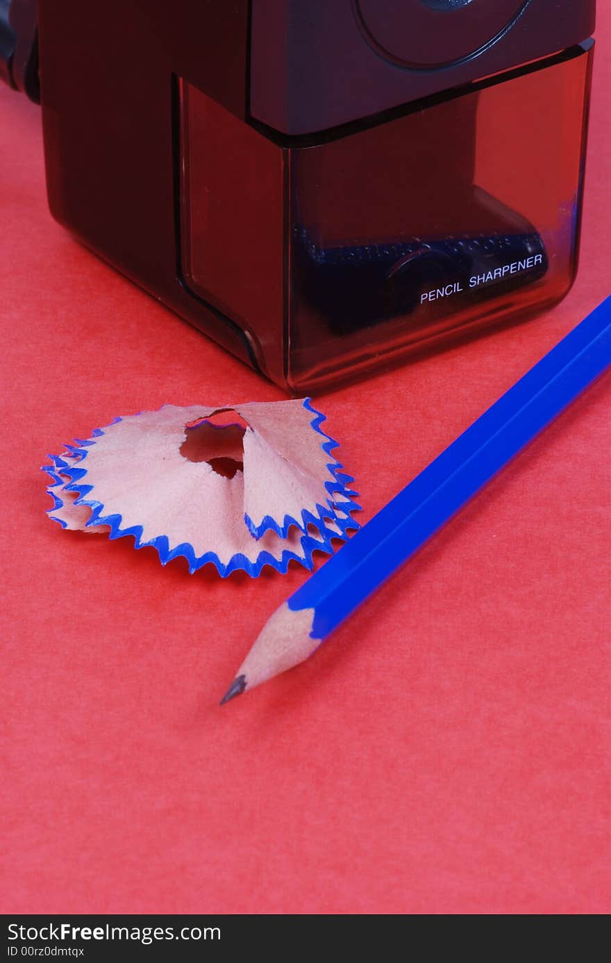 Image for the pencil with shaving and mechanical sharpener. Image for the pencil with shaving and mechanical sharpener