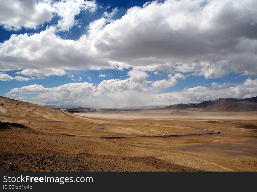 Splendorous ali road in tibet2