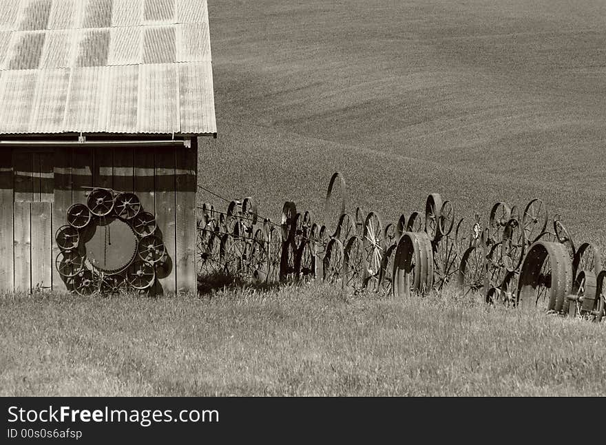 Wagon Wheel fence and barn in eastern Washington