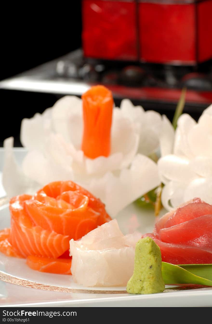 Decrative sashimi in the forms of flowers