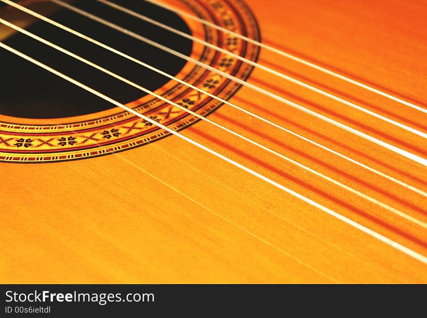 Spanish guitar, Strings and decoration