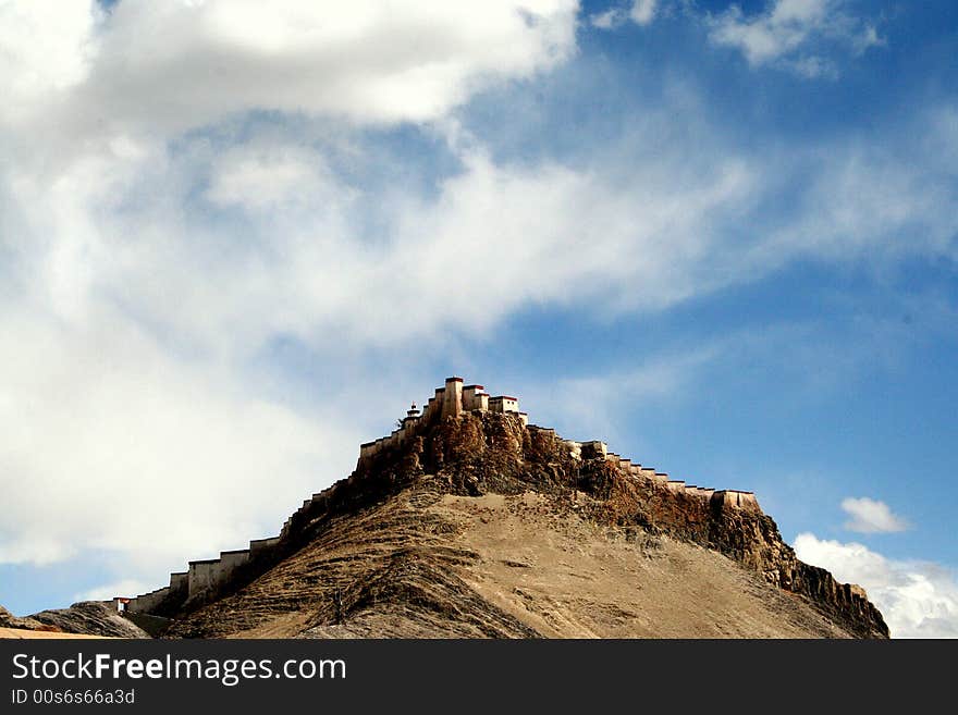 In Gyangze, an ancient tibetan castle seat on the mountain top. In Gyangze, an ancient tibetan castle seat on the mountain top