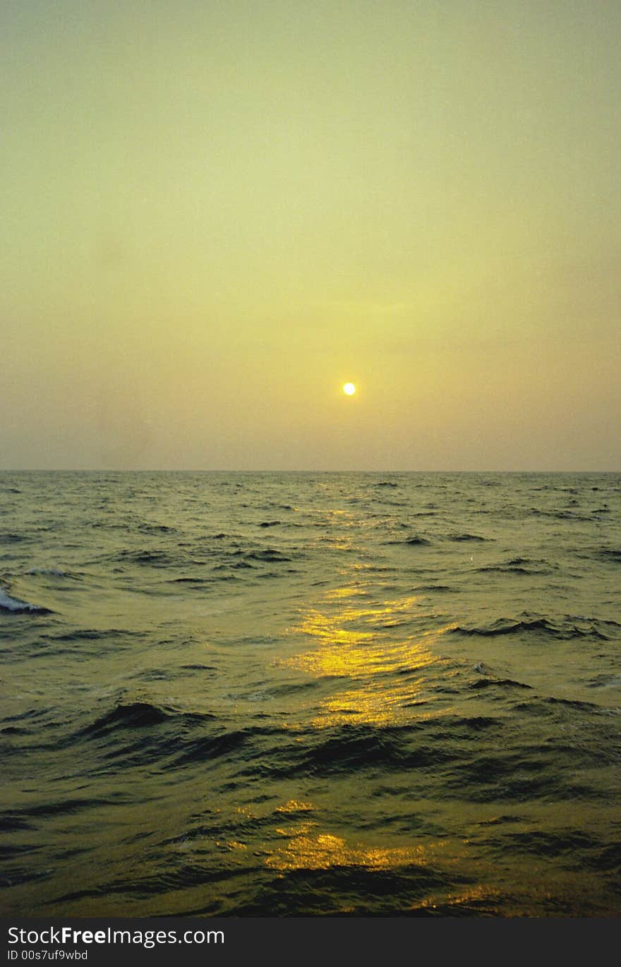 Lovly sunset in the sea