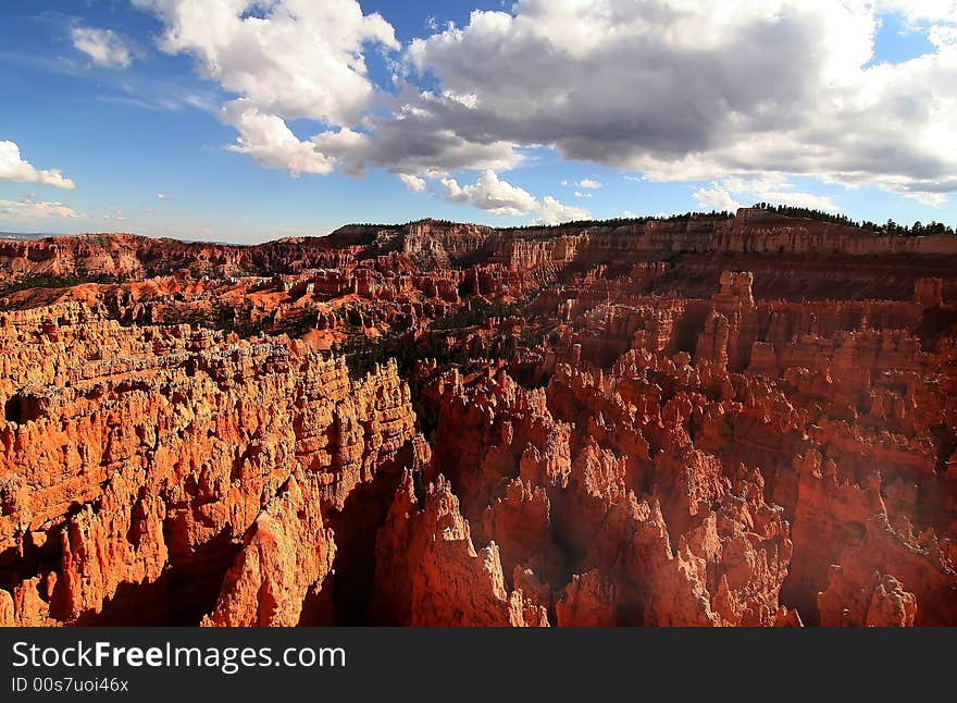 View of the red rock formations in Bryce Canyon National Park