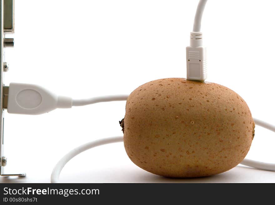 The kiwifruit connected through usb cable