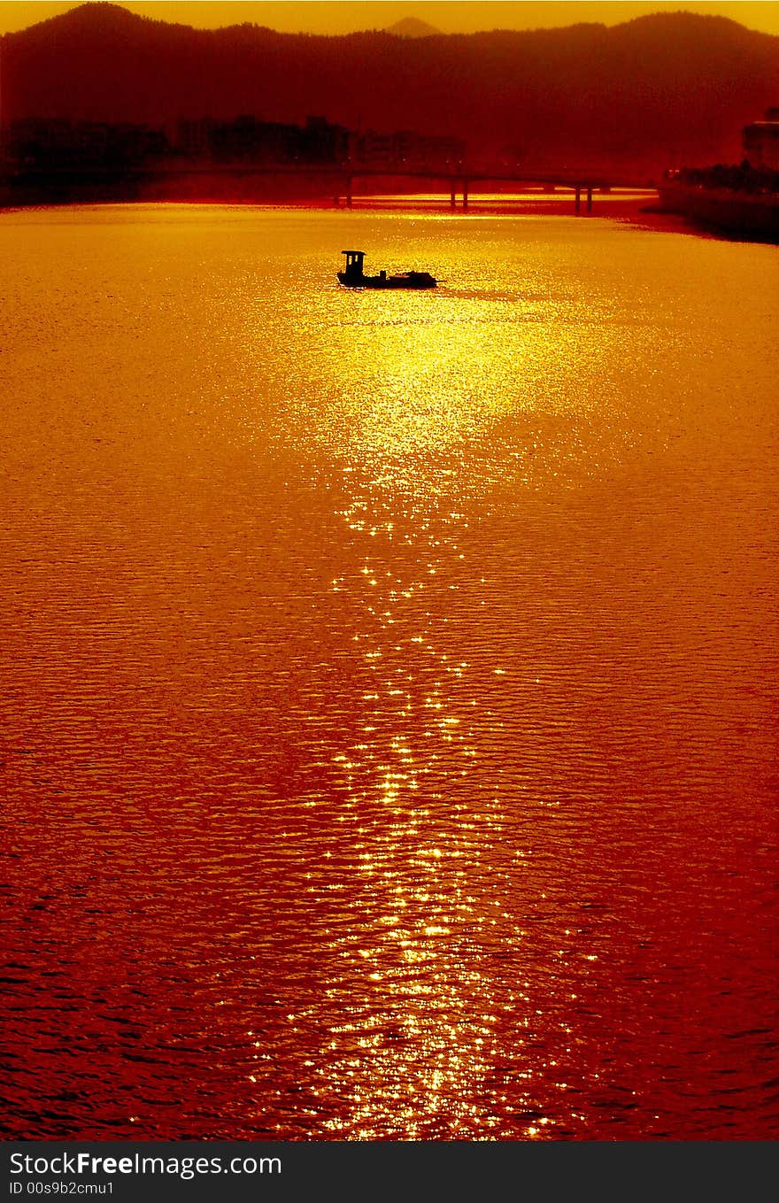 2006 was taken at China's Hunan Liuyang River. 2006 was taken at China's Hunan Liuyang River