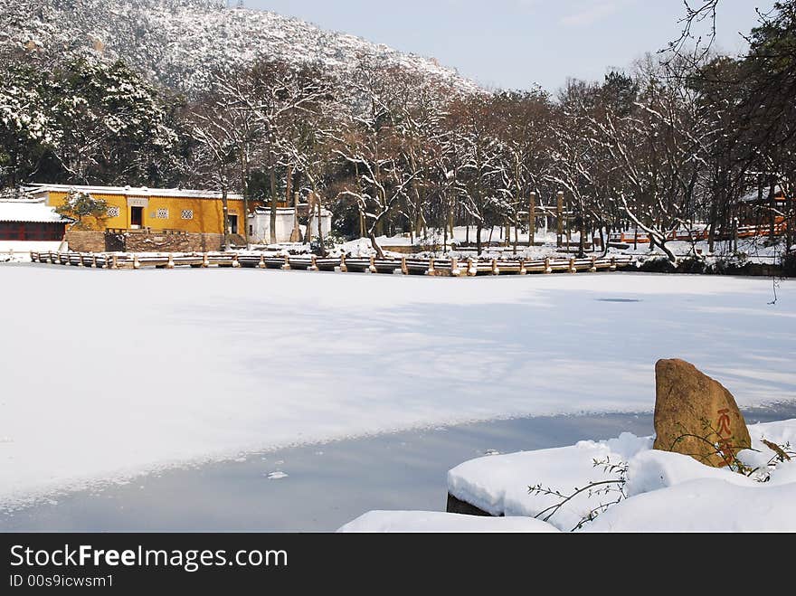 Tianping Mountain with Snow