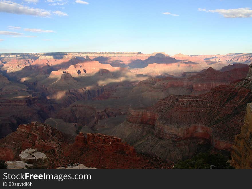 Grand Canyon located in the state of Arizona is one of the many great place in America