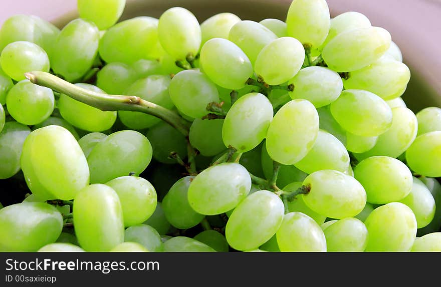 Green grapes are a uniquely nourishing, cleansing and regenerative food. Grapes contain astringent tannins that are beneficial in the fight against cancer.