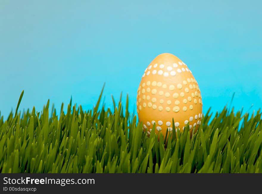 Image of a Easter egg in grass