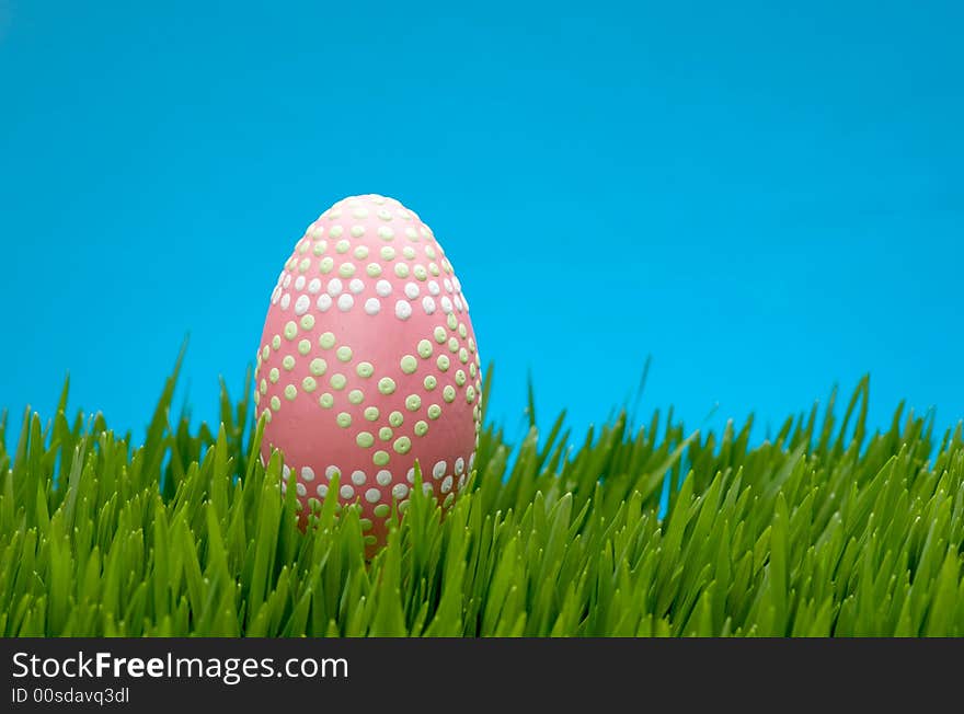 Image of a Easter egg in grass