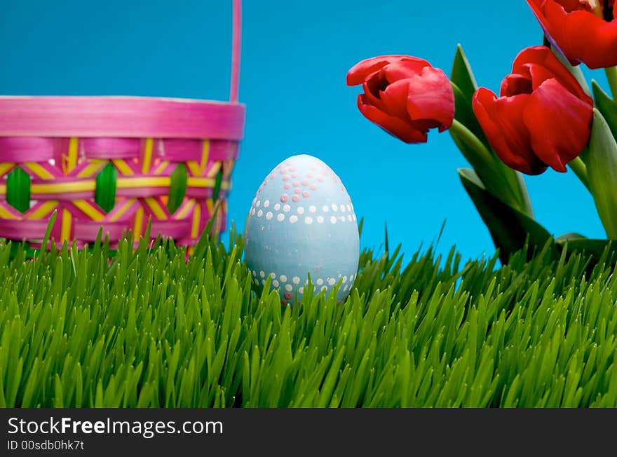 Image of a Easter egg in grass