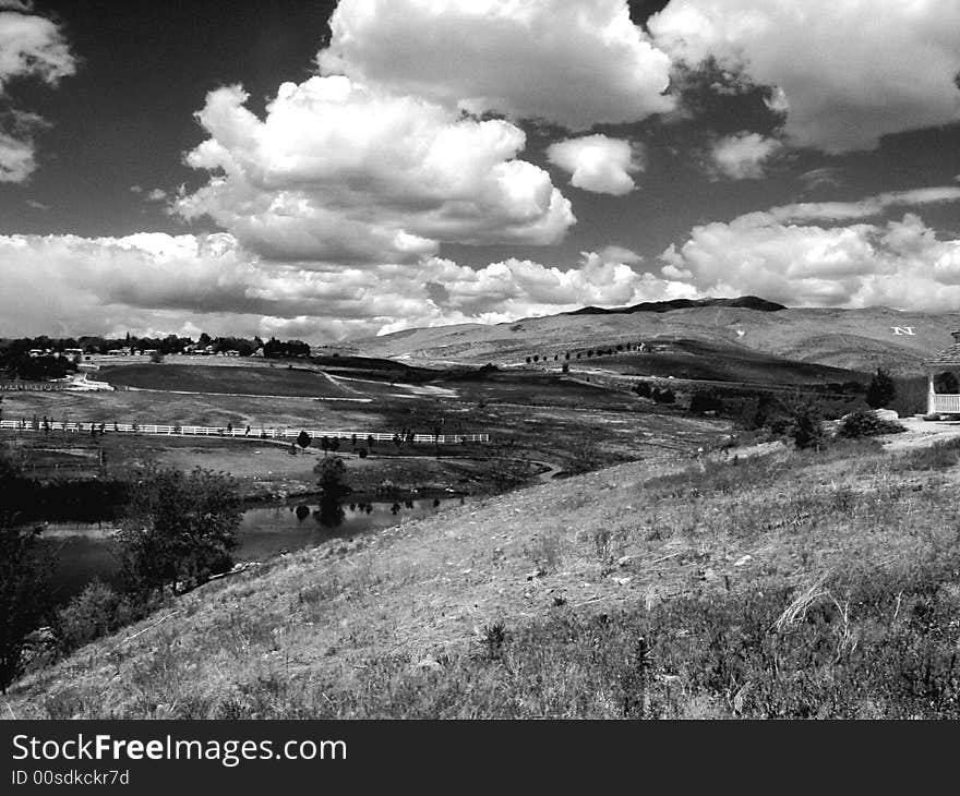 It was a wonderful cloudy day and the view was great.  This was taken in Northwesteren Nevada. It was a wonderful cloudy day and the view was great.  This was taken in Northwesteren Nevada.