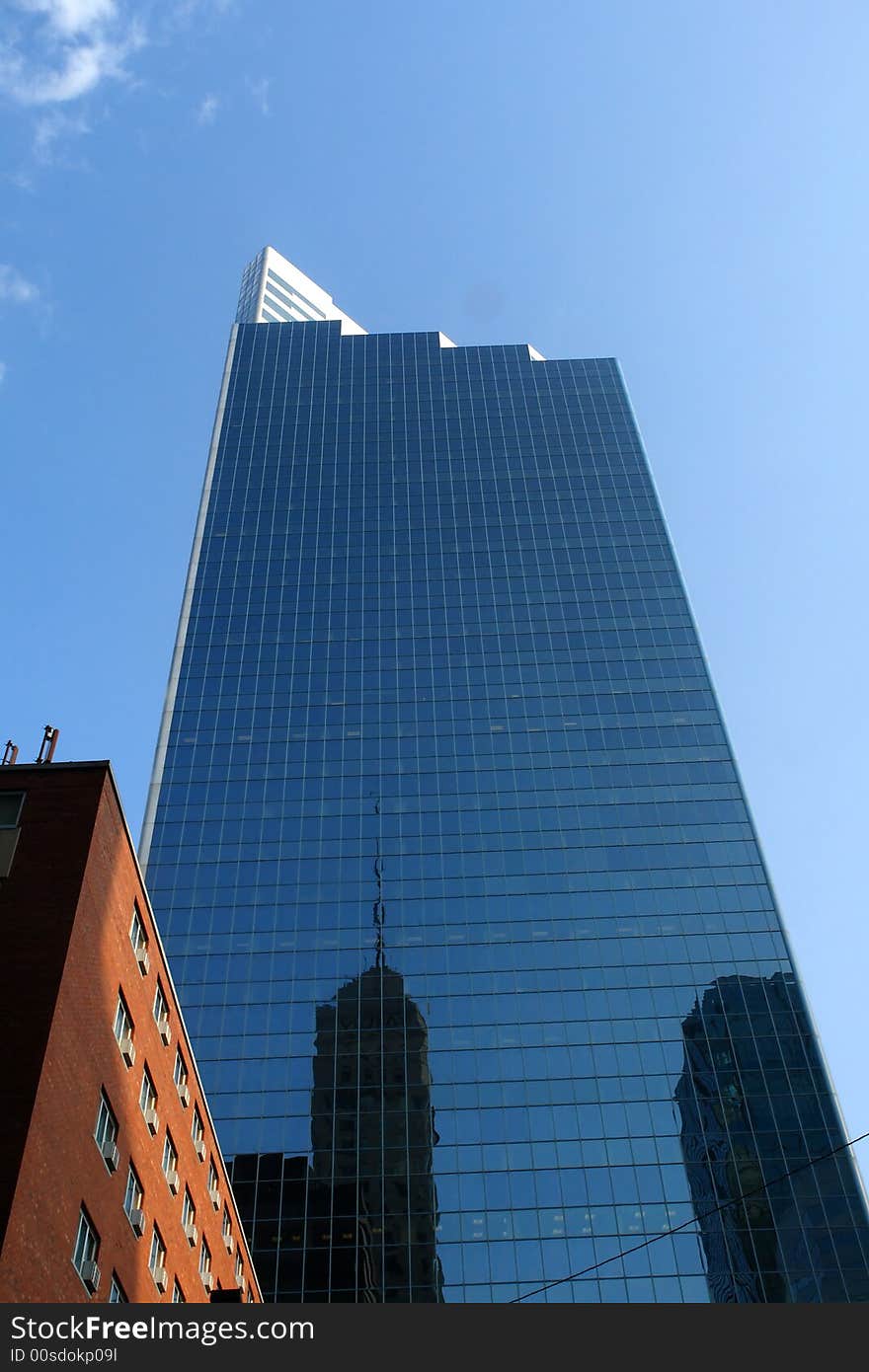 A picture of a skyscraper in the city of Minneapolis. A picture of a skyscraper in the city of Minneapolis