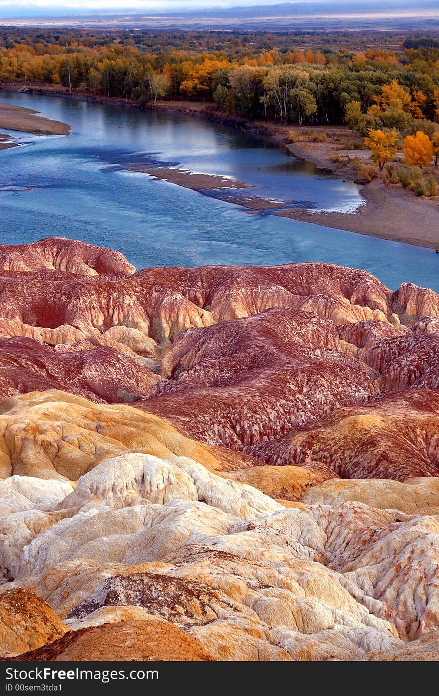 Rainbow Bay Park is located at 10 Km from Burqin, Northern Xinjiang, China.