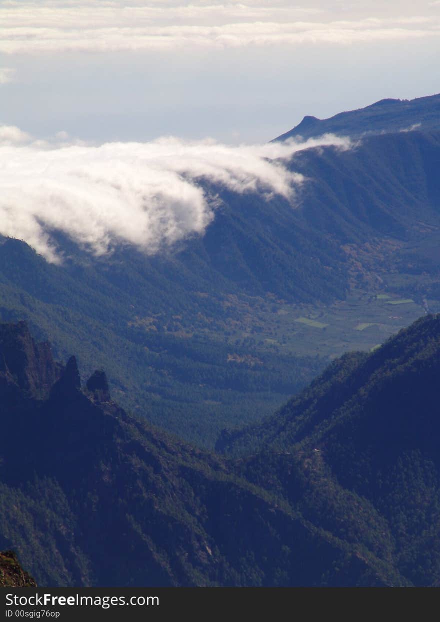 A typical wheather phenomen at La Palma. A typical wheather phenomen at La Palma.