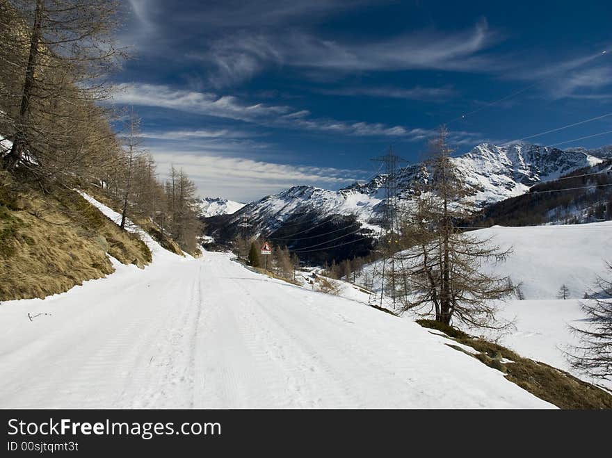 LaThuile, Snow, trees and slopes