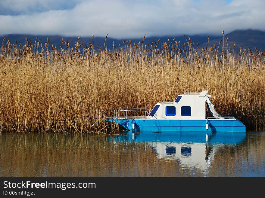 Small Yacht