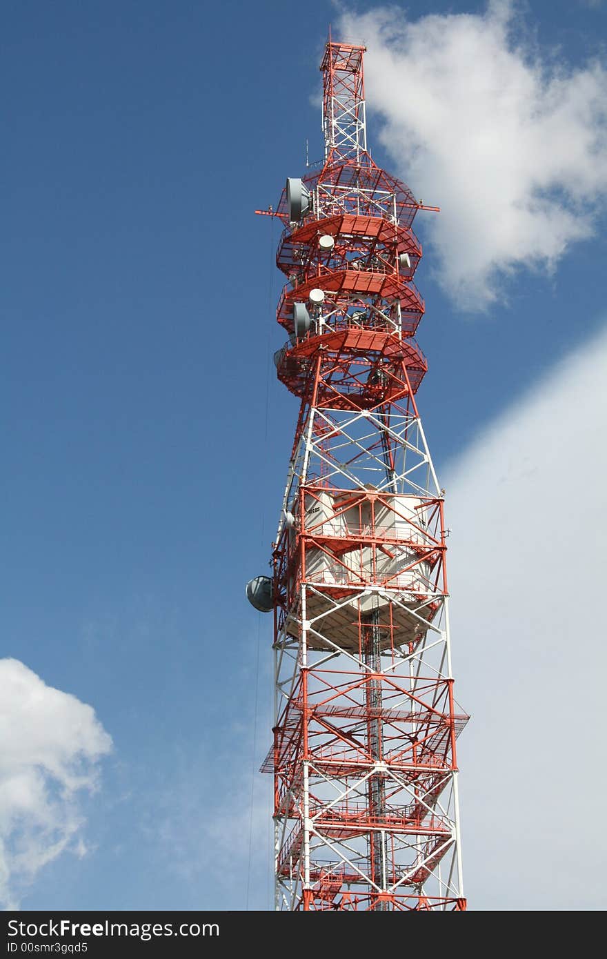 Radio and satellite telecommunications antenna