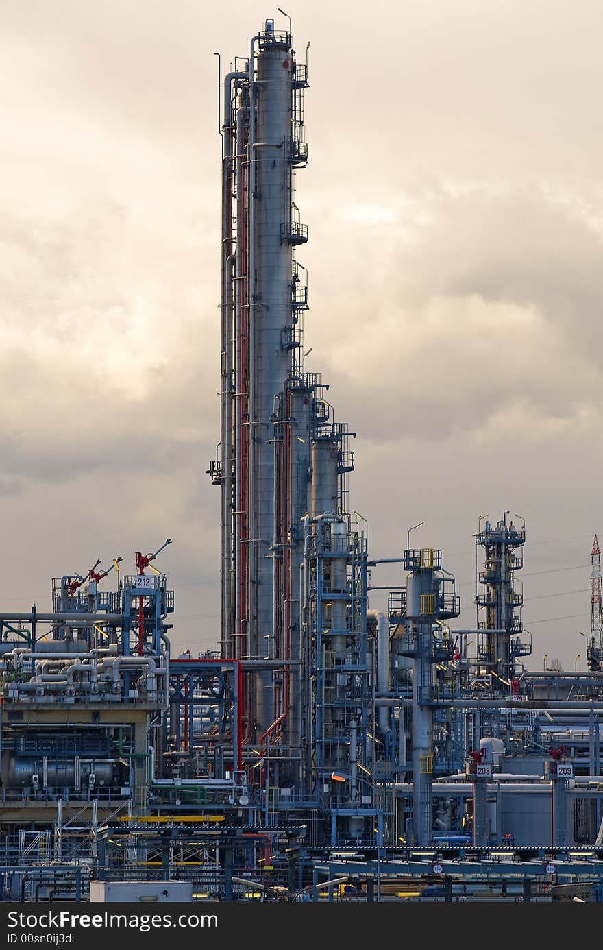 Refinery for the supply of energy also caused climate change