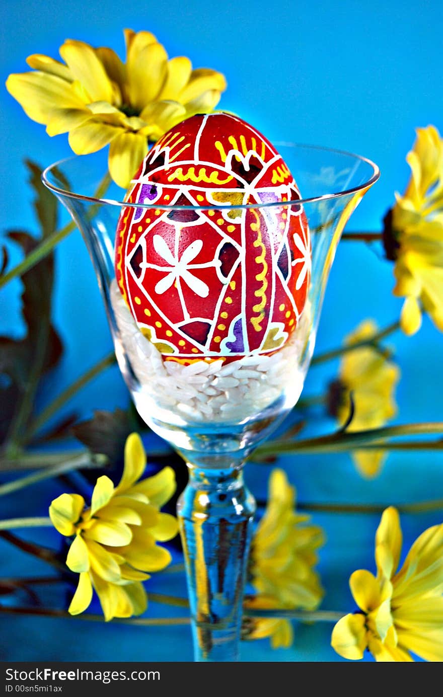 Easter egg with yellow flowers