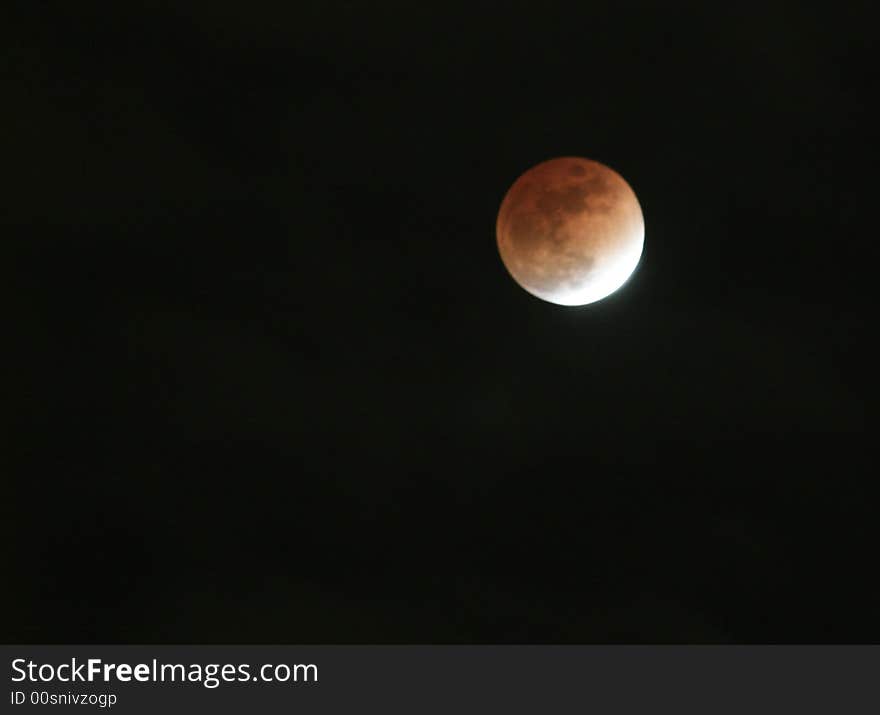 Total lunar eclipse february 20, 2008 in earlier stages