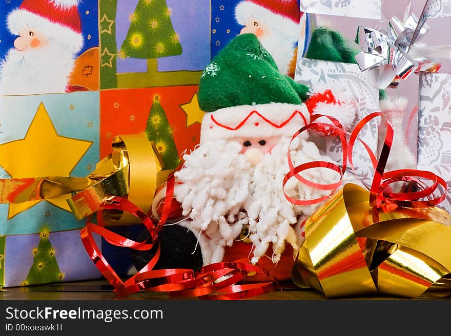 Santa puppet with gifts