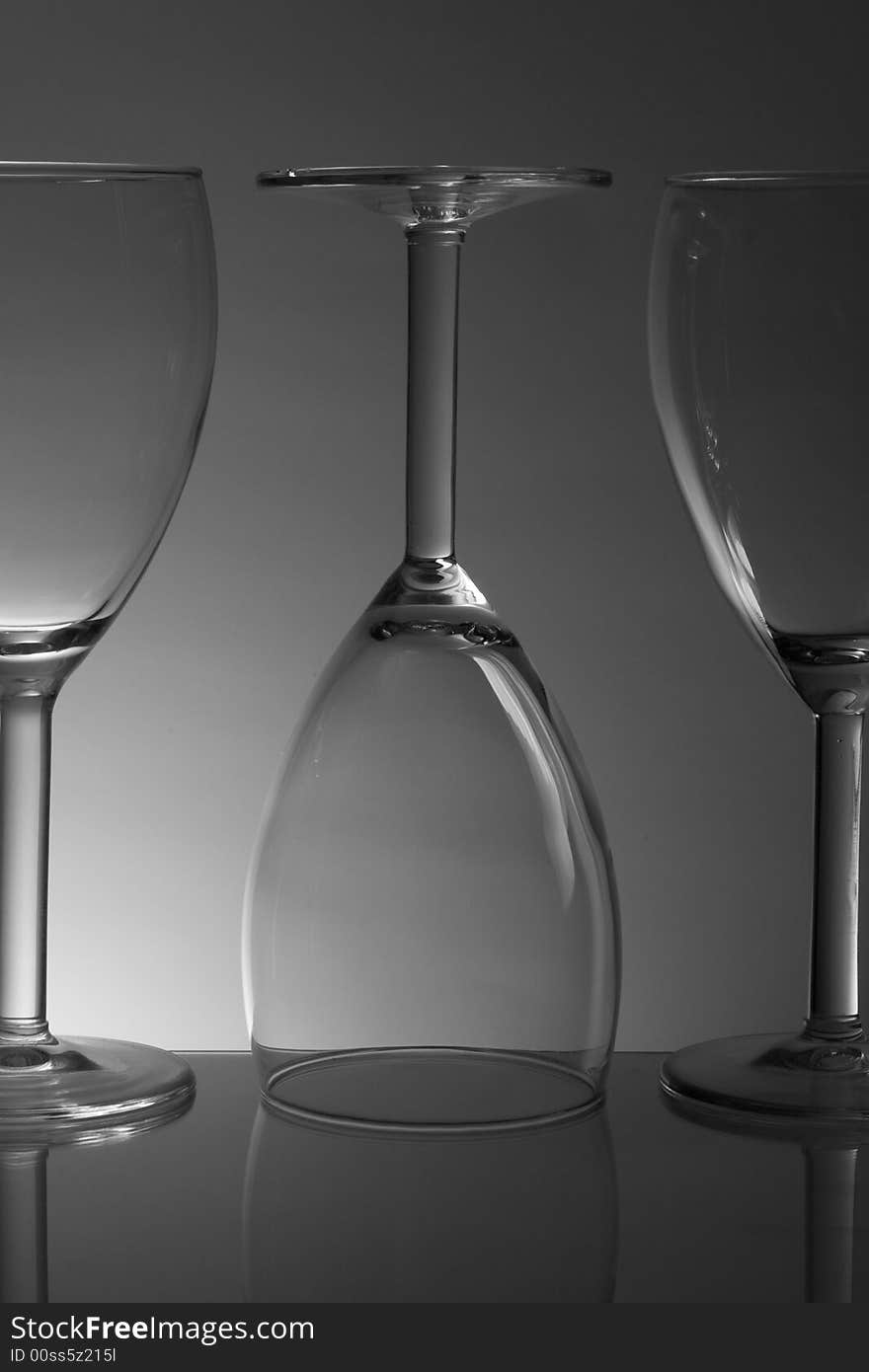 Monochrome picture of 3 wine glasses