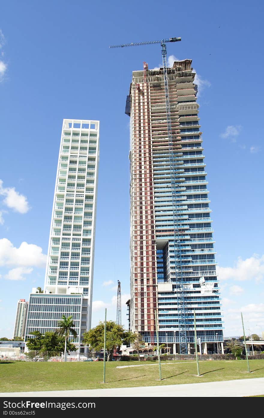 Downtown Miami's new buildings near completion. Downtown Miami's new buildings near completion.