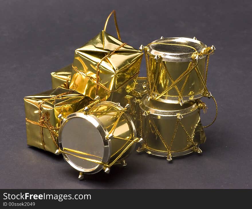 Golden drum set