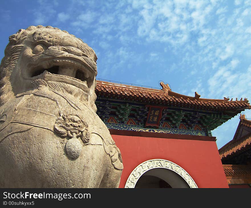 Stone lion and Gate in ZhaoLing Tomb of the Qing Dynasty