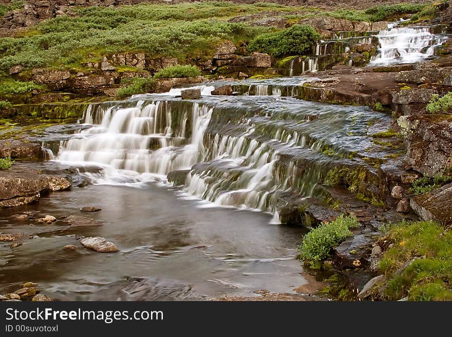 Falls similar to the Collosseo