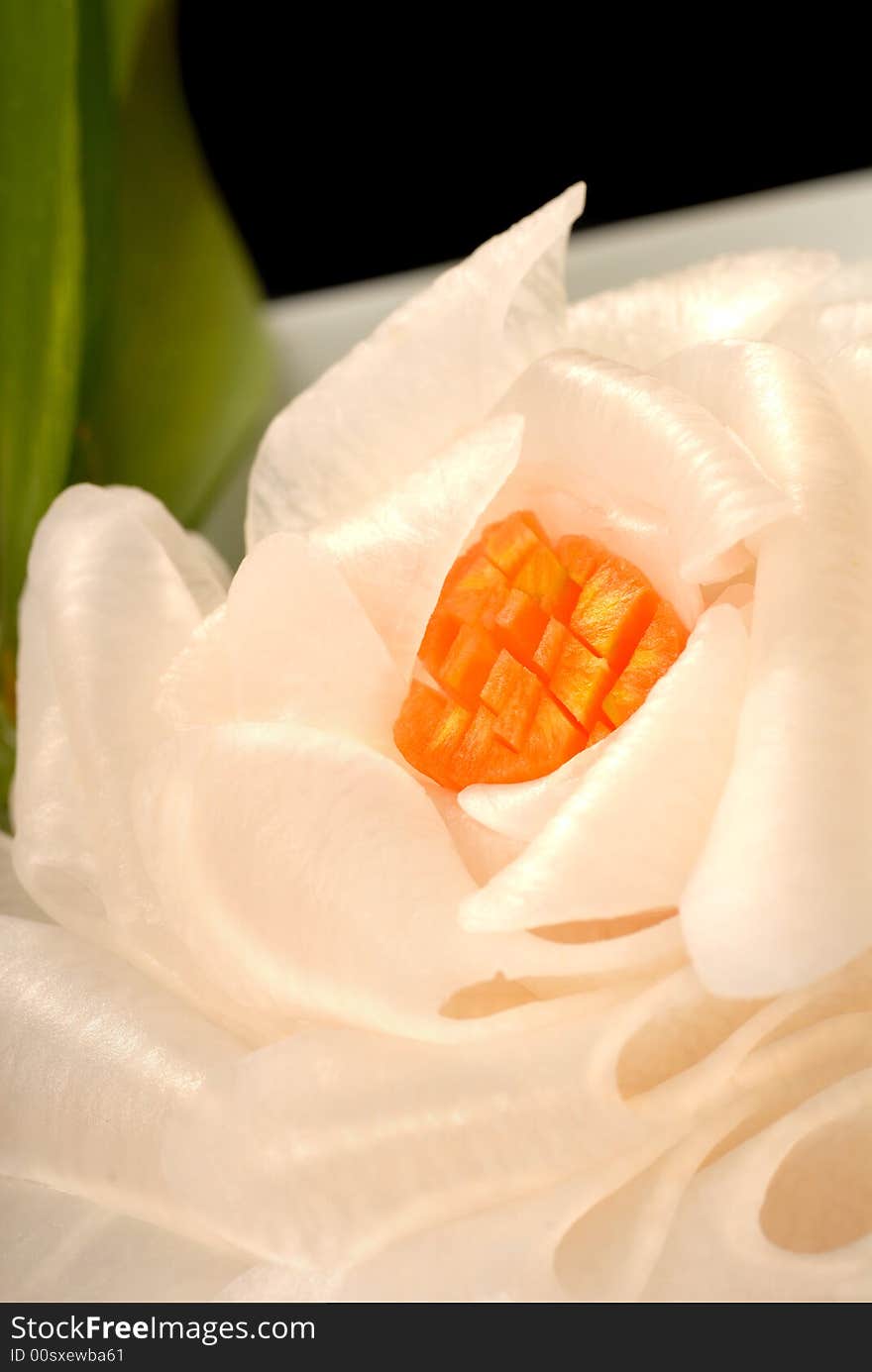 Sashimi flower made of dicon radish and carrot